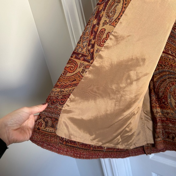 Holt Renfrew 100% Wool Skirt with Paisley design - Picture 3 of 6